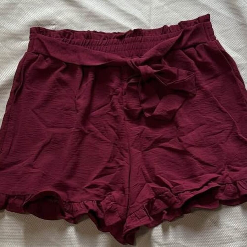 Women’s Ruffle Shorts, XL NEW